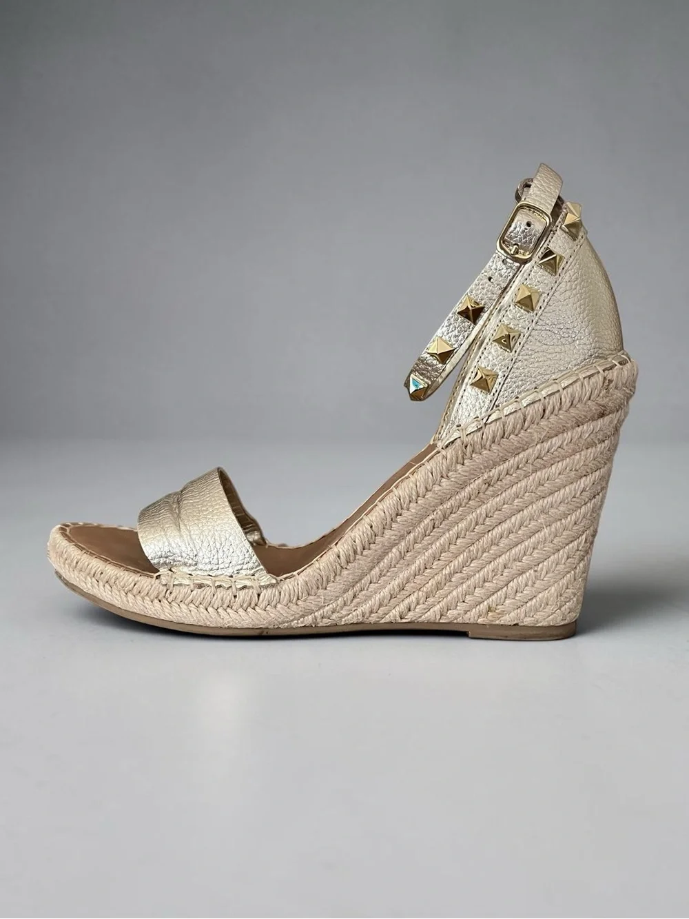 Steve Madden McKenna Gold Studded Espadrille Wedge Sandals Size 8